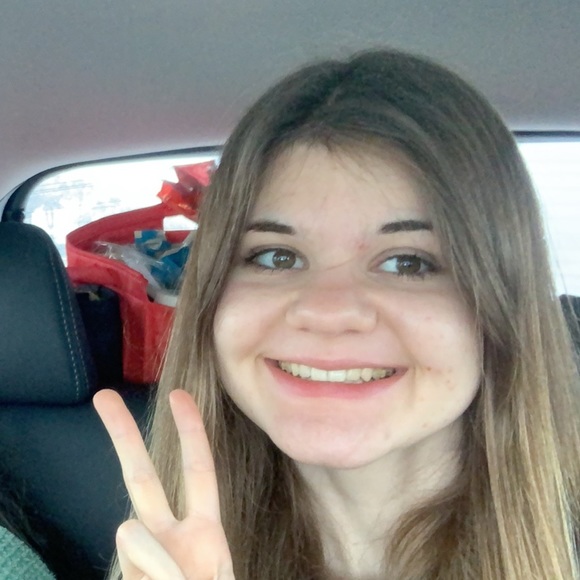 Meet your Posher, Laraleigh - Picture 2 of 3